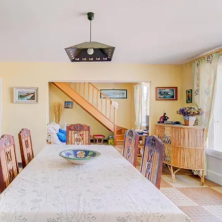 Hébergement de vacances Maison De Famille Face A Sur